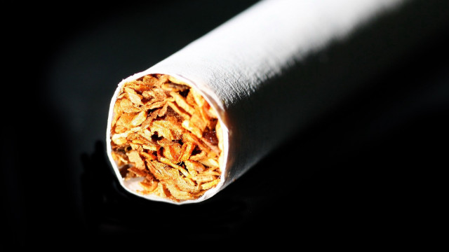 Cigarette black background white tube free wallpaper for desktop - medium preview image