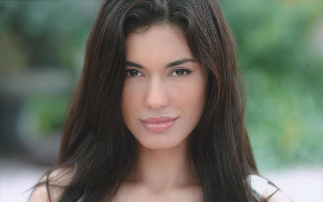 Araceli gilbert leesha hannigan american free wallpaper for desktop - medium preview image