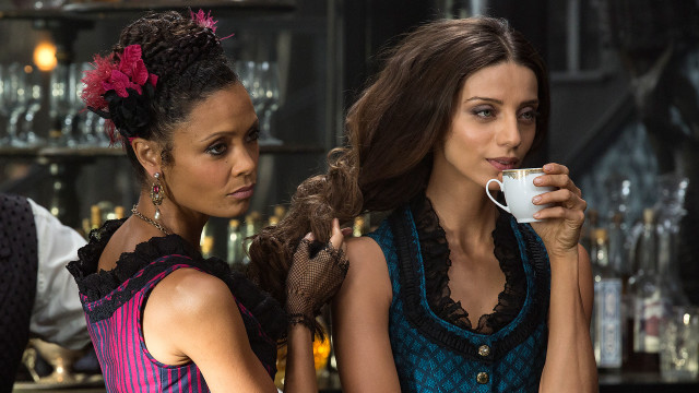 Women coffee bar restaurant friends free wallpaper for desktop - medium preview image