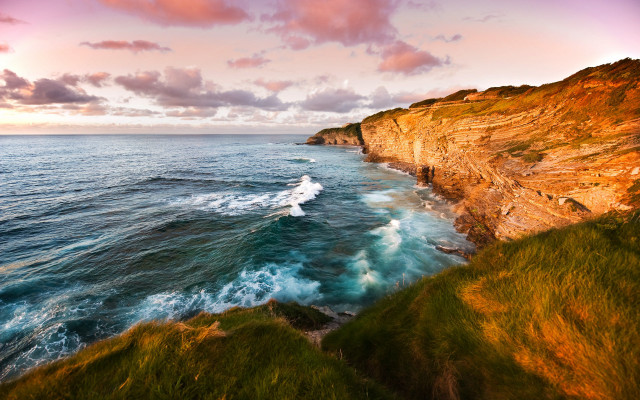 Boat cliff water bascove beach free wallpaper for desktop - medium preview image