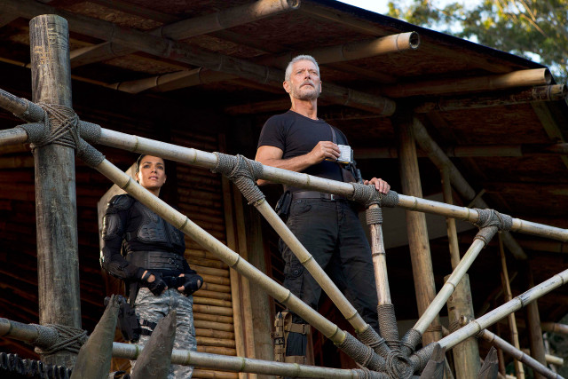 Man woman bamboo structure old free wallpaper for desktop - medium preview image