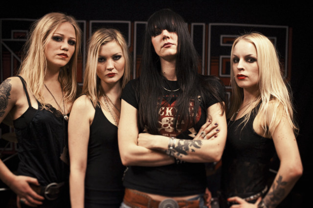 Women group black background room free wallpaper for desktop - medium preview image