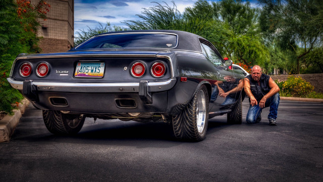 Man fixing car street another free wallpaper for desktop - medium preview image