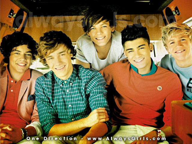 Young men sitting room tv free wallpaper for desktop - medium preview image