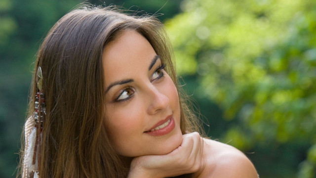 Woman long hair feathered headband free wallpaper for desktop - medium preview image