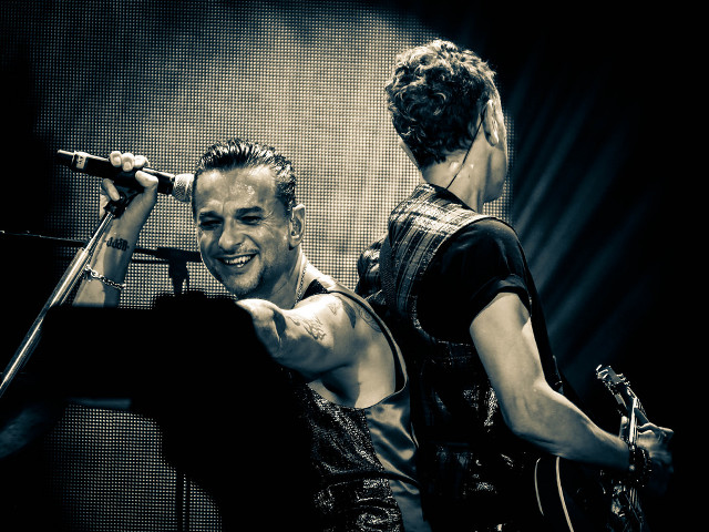 Man microphone woman guitar performance free wallpaper for desktop - medium preview image