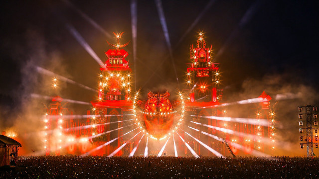 Large building lights clock tower #3 free wallpaper for desktop - medium preview image