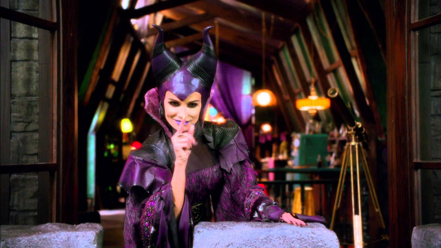 Woman purple costume stool room free wallpaper for desktop - medium preview image