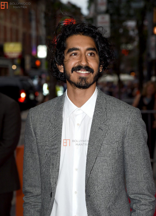 Bearded man redcarpet citynight bokeh free wallpaper for mobile - medium preview image