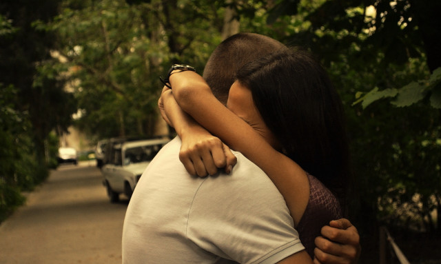 Romantic embrace street cars nature free wallpaper for desktop - medium preview image