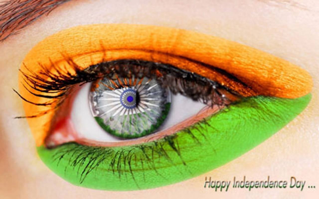 Woman green orange makeup camera free wallpaper for desktop - medium preview image