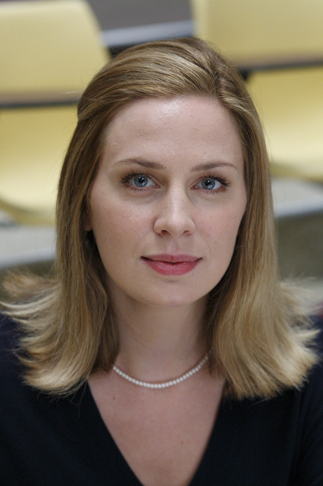 Woman pearl necklace black shirt free wallpaper for mobile - medium preview image