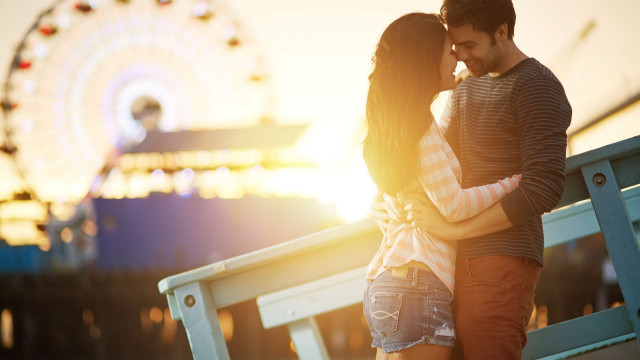 Romantic ferriswheel sunset denim oldercouple free wallpaper for desktop - medium preview image