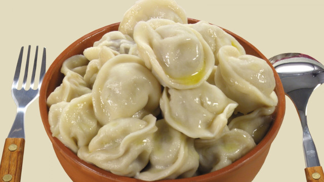 Dumplings bowl fork spoon table free wallpaper for desktop - medium preview image