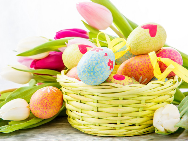 Basket decorated eggs flowers table free wallpaper for desktop - medium preview image