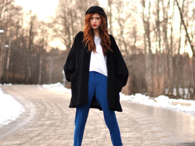 Woman snow road blue pants free wallpaper for desktop - medium preview image