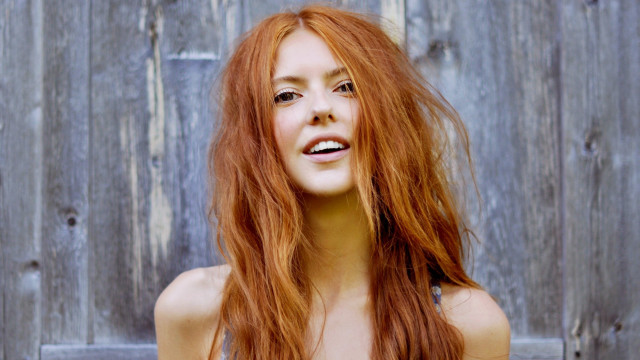 Woman red hair wooden fence free wallpaper for desktop - medium preview image