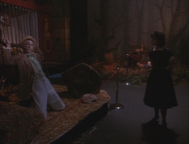 Woman man suit fence microphone free wallpaper for desktop - medium preview image