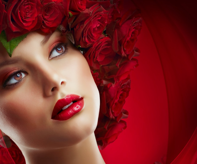 Red roses fashion portrait closeup free wallpaper for desktop - medium preview image