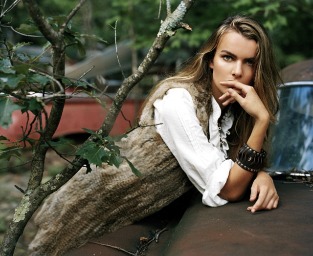 Woman leaning car hand chin free wallpaper for desktop - medium preview image