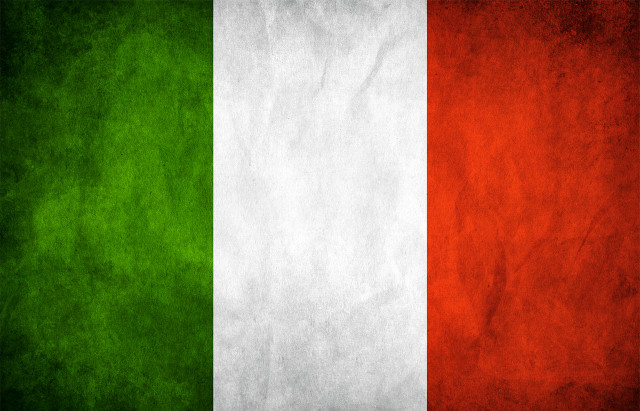 Italy flag grungy effect red #3 free wallpaper for desktop - medium preview image