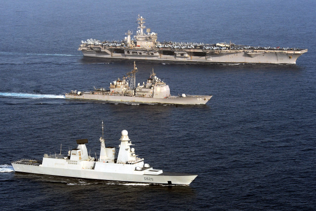 Ships ocean water group boat free wallpaper for desktop - medium preview image