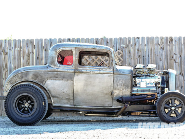 Old silver car parked wooden free wallpaper for desktop - medium preview image