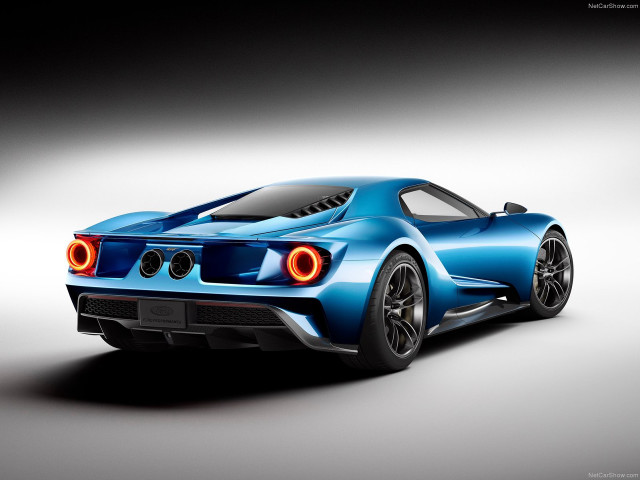 Blue sports car studio rendering #2 free wallpaper for desktop - medium preview image