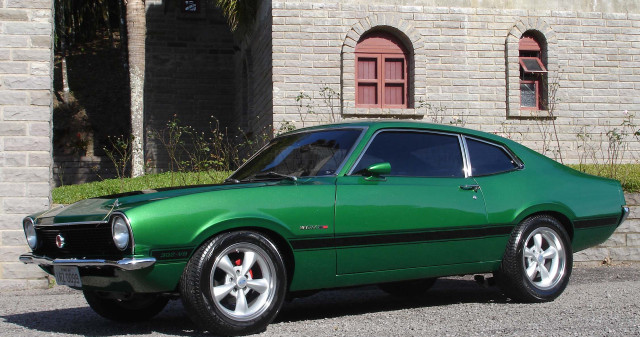 Green car brick building red #2 free wallpaper for desktop - medium preview image