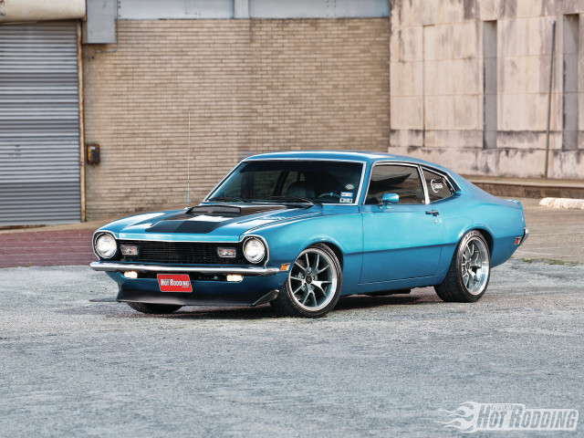 Blue muscle car parking lot free wallpaper for desktop - medium preview image