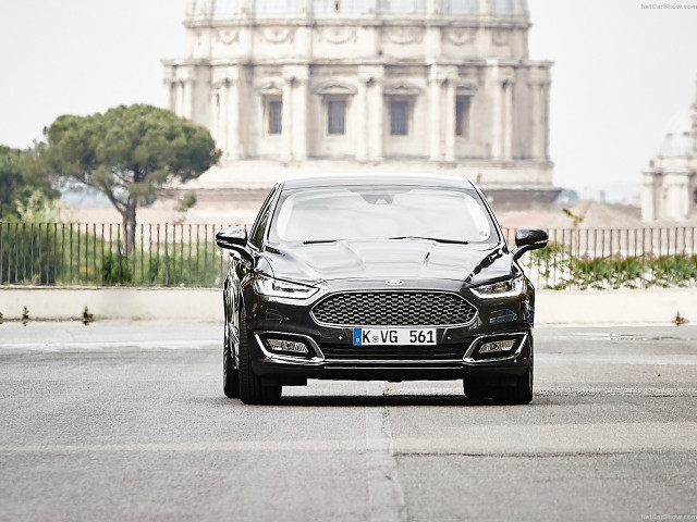 Black car dome building fence free wallpaper for desktop - medium preview image