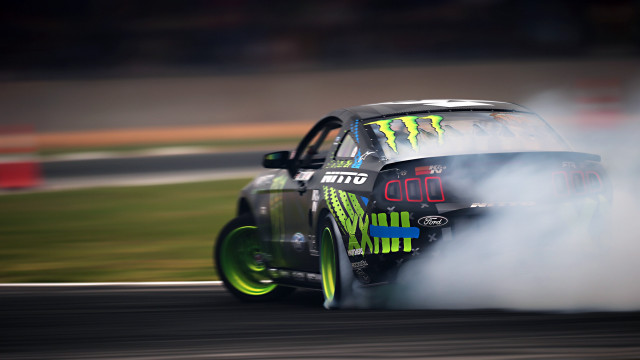 Car smoke tires track green free wallpaper for desktop - medium preview image