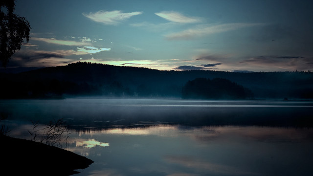 Lake mountain night foggy sky free wallpaper for desktop - medium preview image