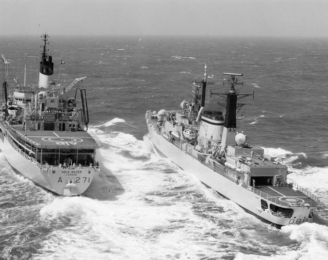 Two ships ocean near water #2 free wallpaper for desktop - medium preview image