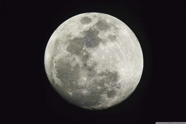 Full moon dark sky black free wallpaper for desktop - medium preview image