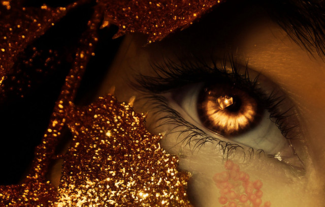 Close up eye gold glitter free wallpaper for desktop - medium preview image