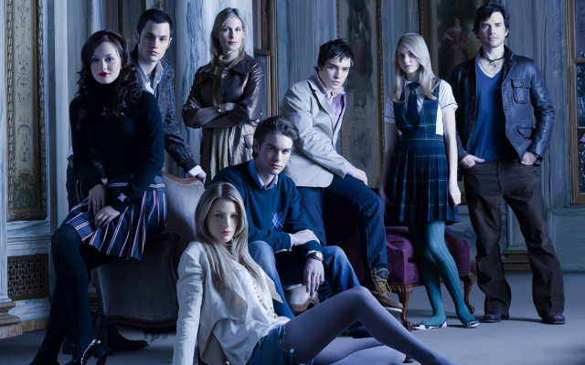 Group people sitting room couch free wallpaper for desktop - medium preview image