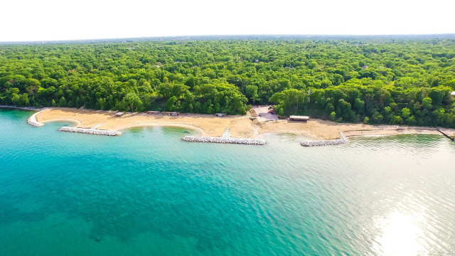 Beach boat dock sandy shore free wallpaper for desktop - medium preview image