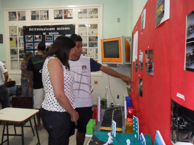 Man woman red wall tv free wallpaper for desktop - medium preview image