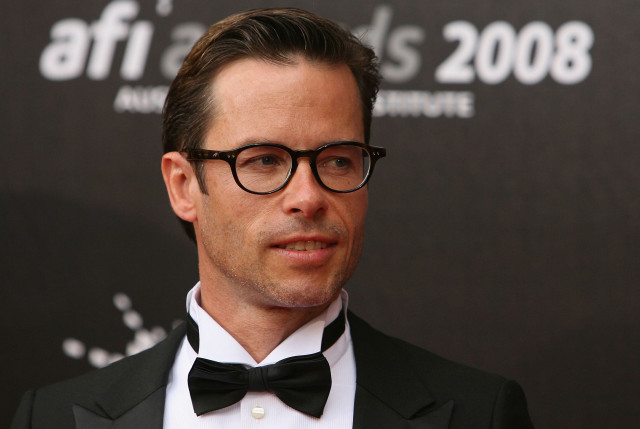 Man suit bowtie event black free wallpaper for desktop - medium preview image