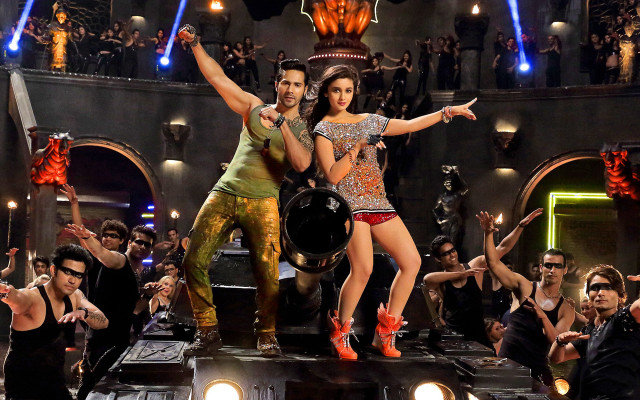 Man woman stage crowd microphone free wallpaper for desktop - medium preview image