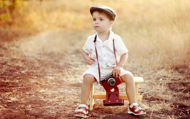 Young boy bench field camera free wallpaper for desktop - medium preview image