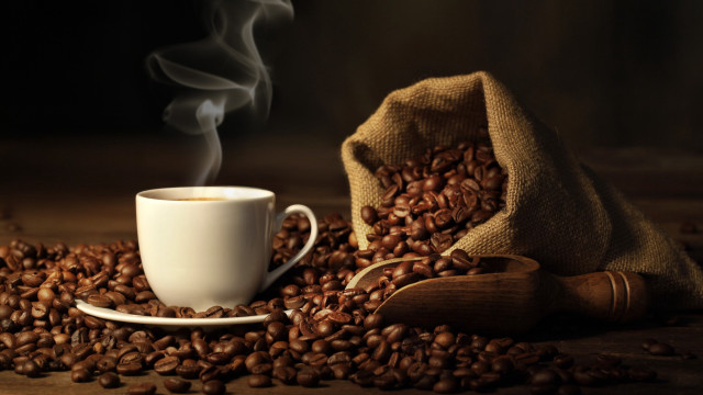 Coffee cup pile beans sack free wallpaper for desktop - medium preview image
