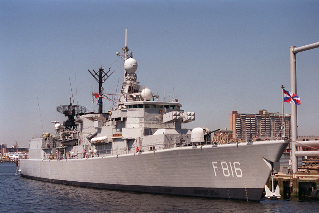 Large gray boat water dock free wallpaper for desktop - medium preview image