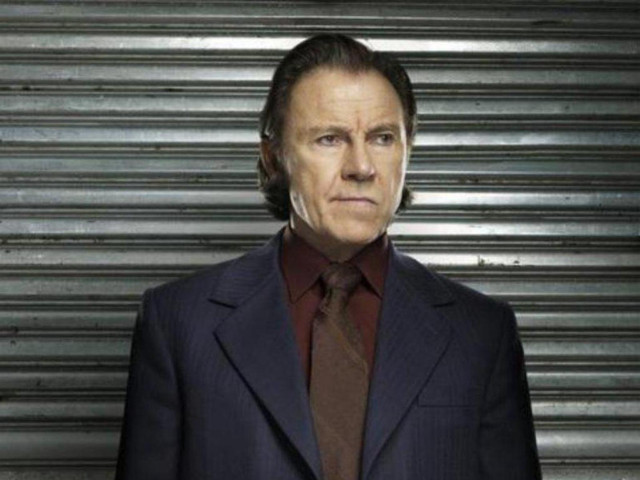 Man suit metal wall red free wallpaper for desktop - medium preview image