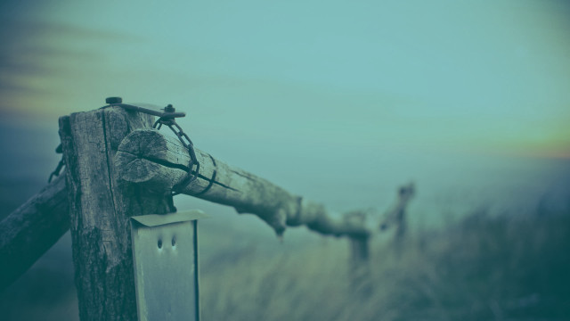 Wooden fence metal handle blurry free wallpaper for desktop - medium preview image