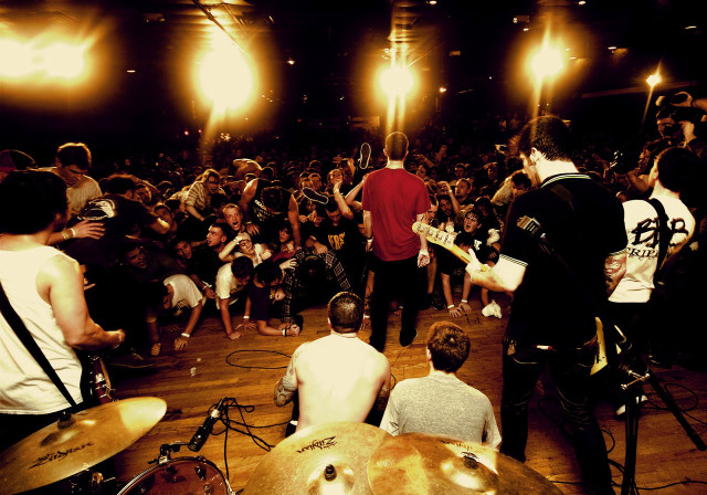 People band drumset room gathering free wallpaper for desktop - medium preview image