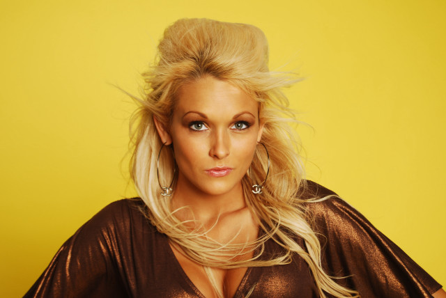 Blonde woman brown top yellow free wallpaper for desktop - medium preview image