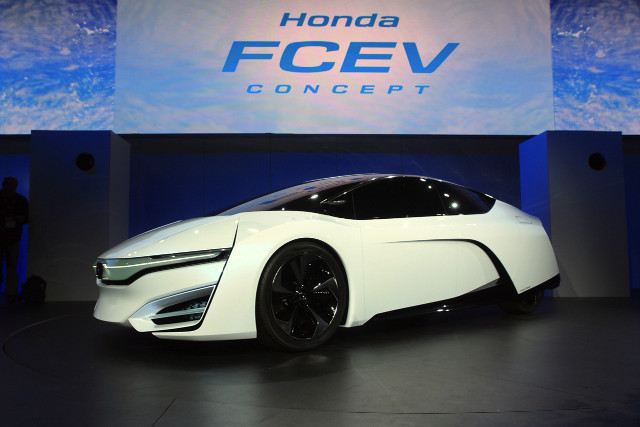 Futuristic car honda fcev concept free wallpaper for desktop - medium preview image