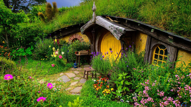 Hobbit house garden table chairs #3 free wallpaper for desktop - medium preview image